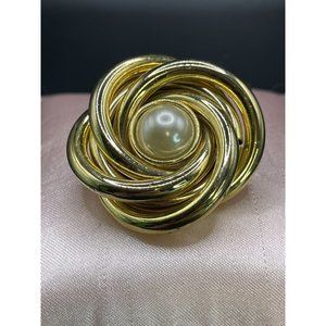 Gold Tone Intertwined Circles Faux Pearl Center Brooch/Lapel Pin Length 1.75 In.